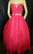 RED STRAPLESS FULL NET LONG